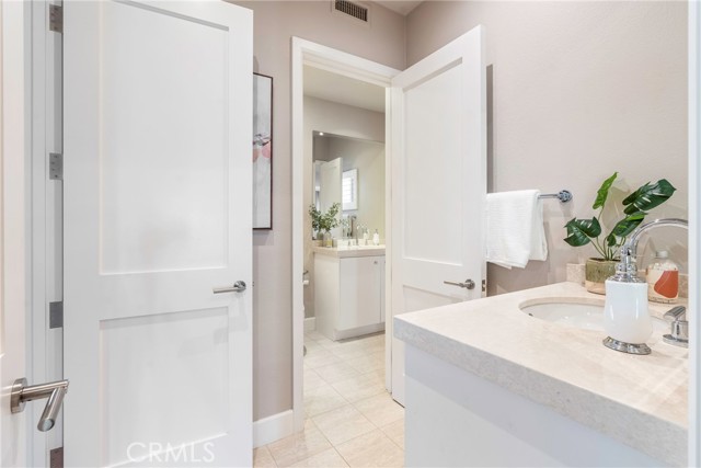 MLS #OC25238106 image #20