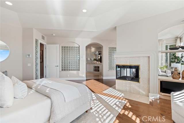 MLS #OC25238106 image #24