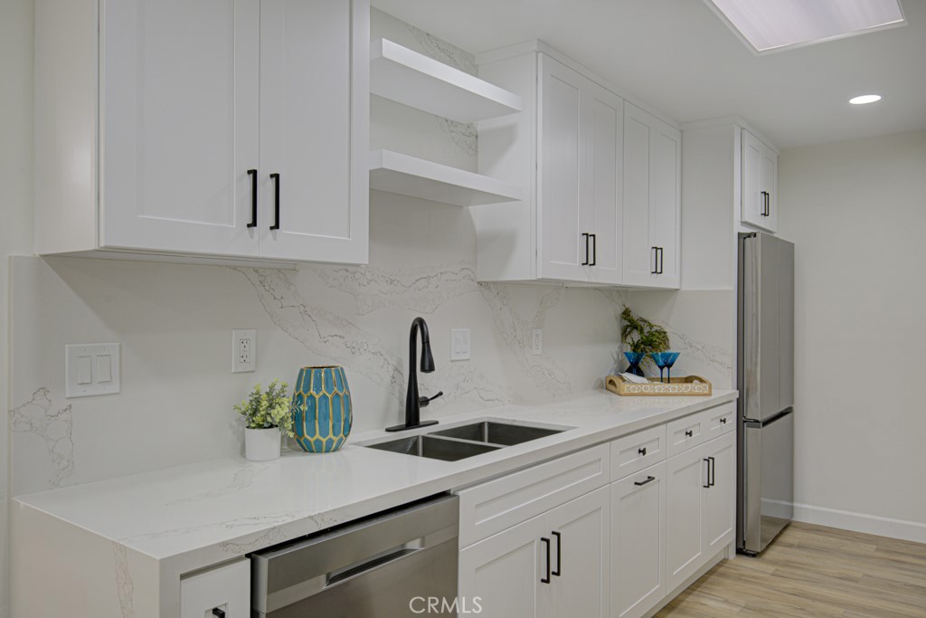 MLS #OC25238163 image #13