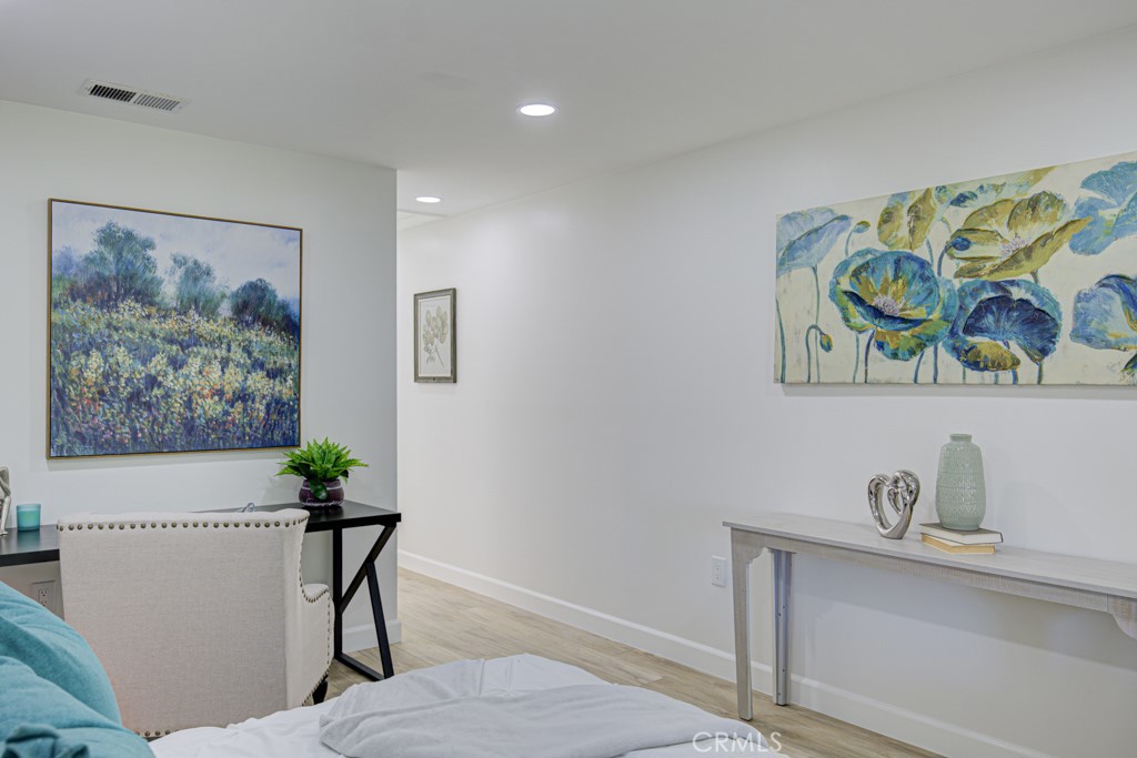 MLS #OC25238163 image #23