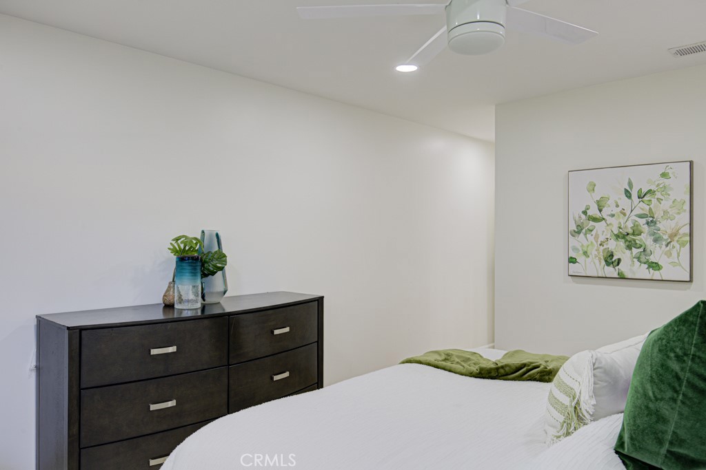 MLS #OC25238163 image #31