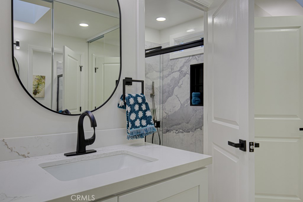 MLS #OC25238163 image #33