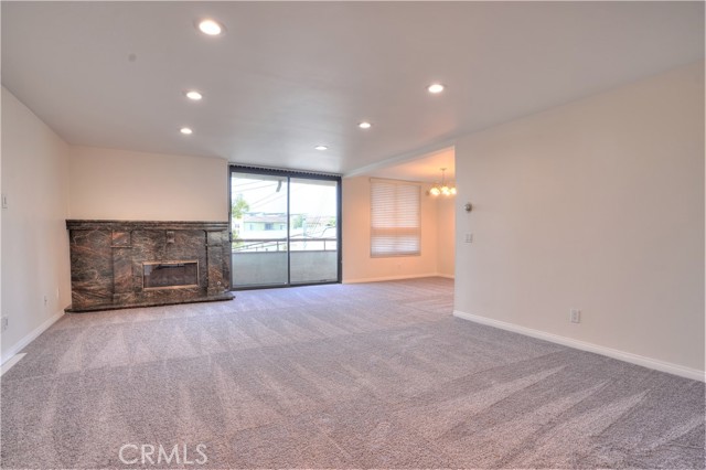 MLS #OC25238308 image #1