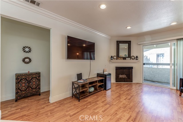 MLS #OC25238368 image #5