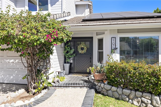 MLS #OC25238415 image #2