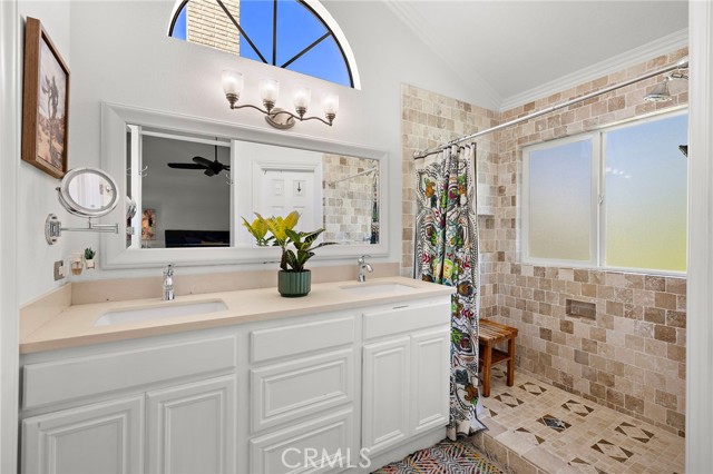 MLS #OC25238415 image #33