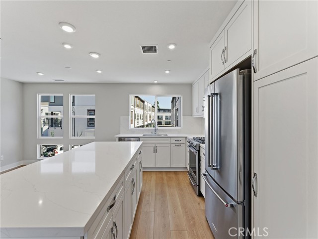 MLS #OC25238445 image #5