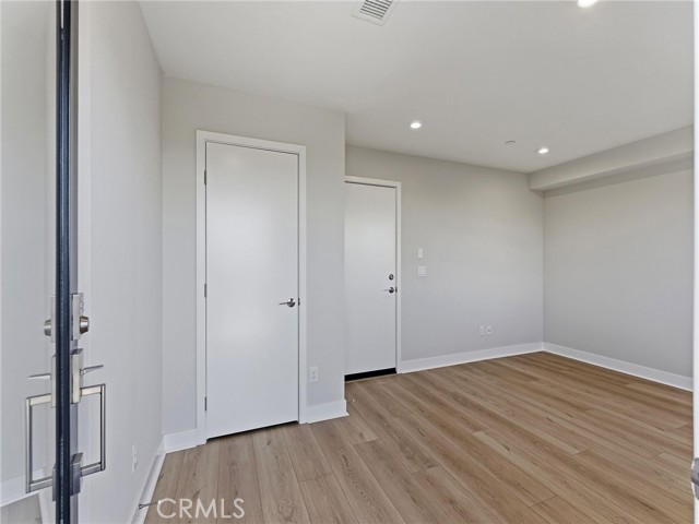 MLS #OC25238445 image #9