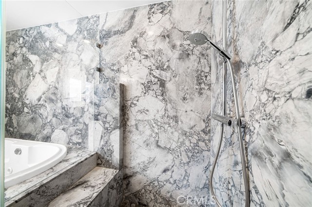 MLS #OC25238460 image #33