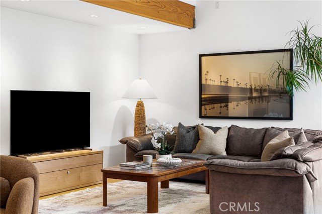 MLS #OC25238460 image #9