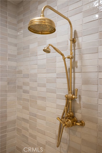 MLS #OC25238497 image #15