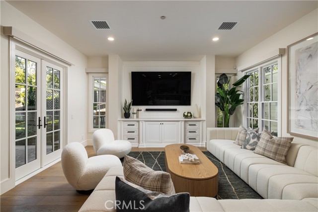 MLS #OC25238497 image #26