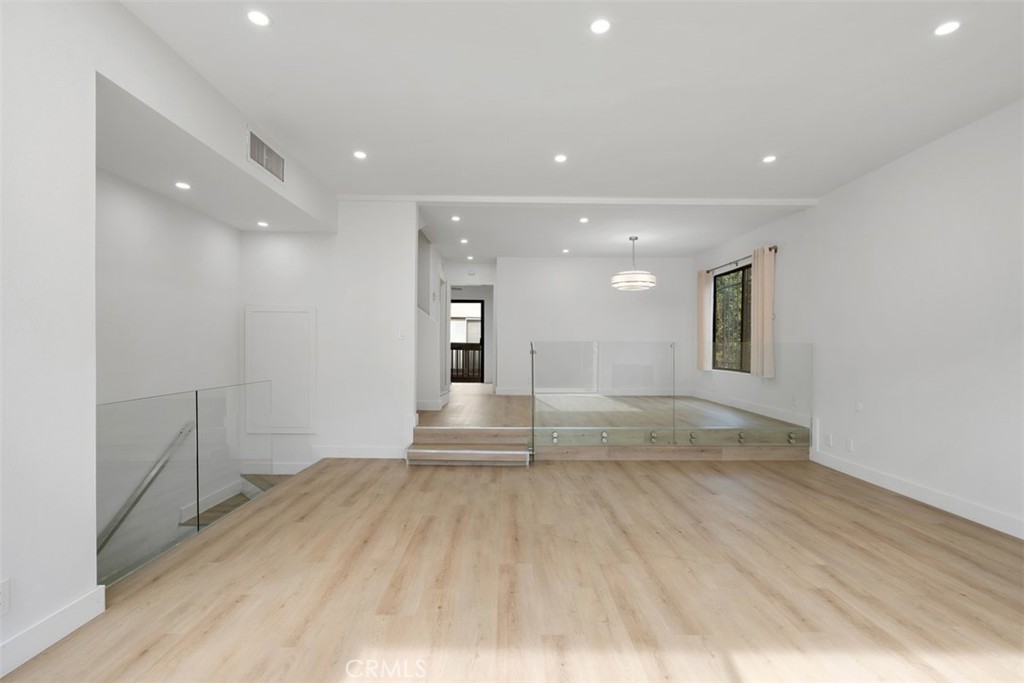 MLS #OC25238523 image #9