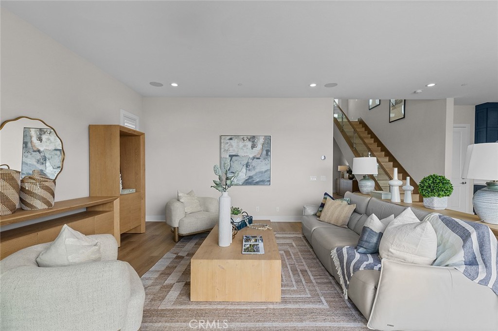 MLS #OC25238543 image #9