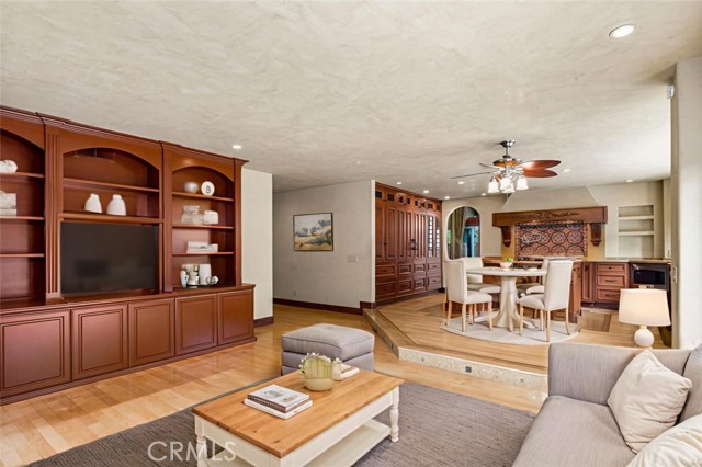 MLS #OC25238554 image #14