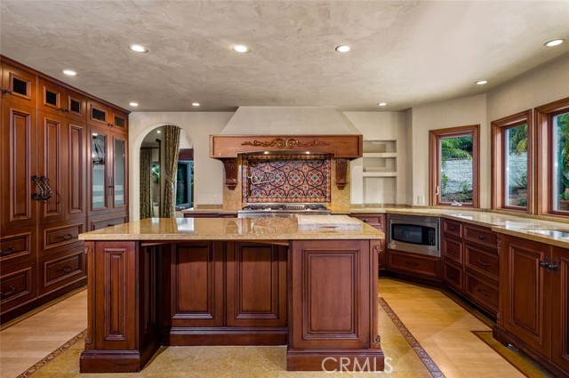 MLS #OC25238554 image #16