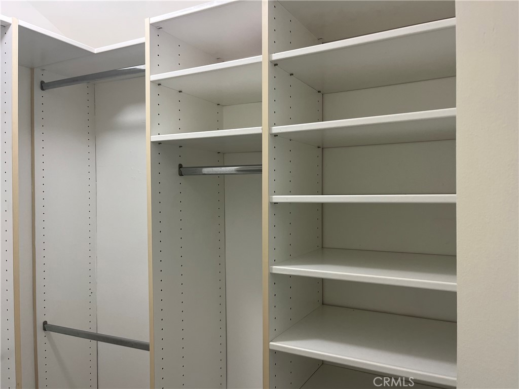 MLS #OC25238659 image #35