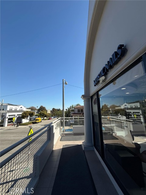 MLS #OC25238675 image #1