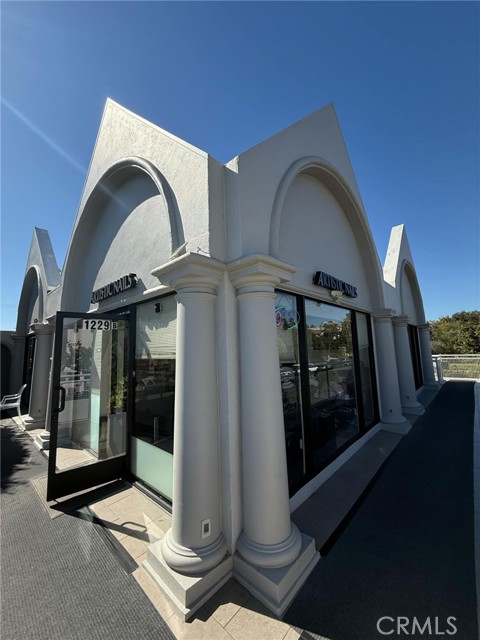 MLS #OC25238675 image #2