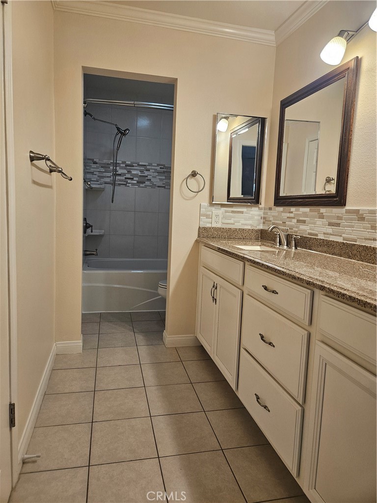 MLS #OC25238688 image #9