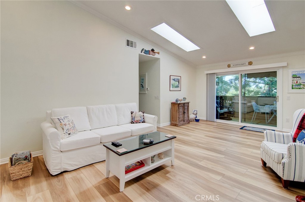 MLS #OC25238694 image #3