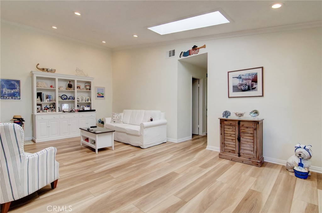 MLS #OC25238694 image #7