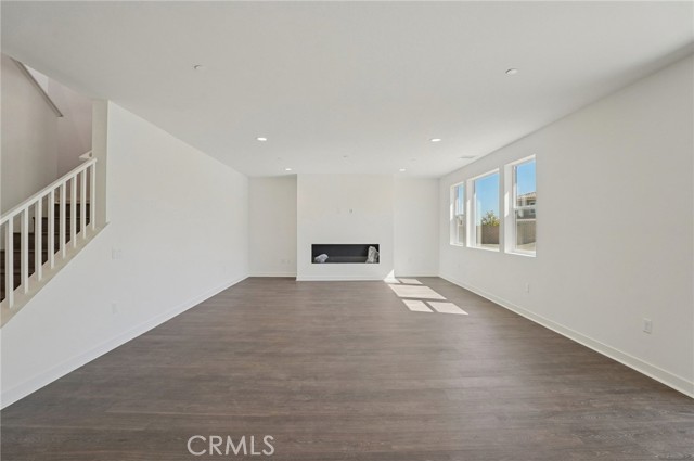 MLS #OC25238795 image #1