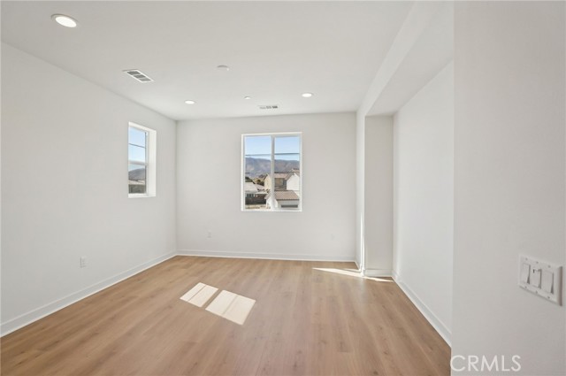 MLS #OC25238804 image #5