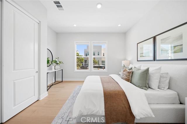 MLS #OC25239001 image #10