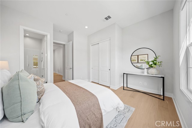 MLS #OC25239001 image #12