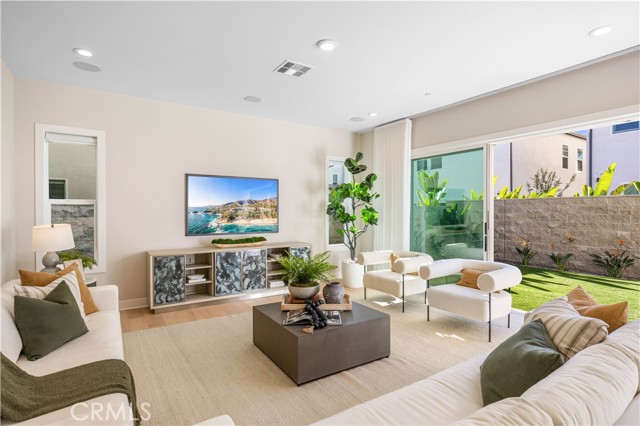 MLS #OC25239001 image #16