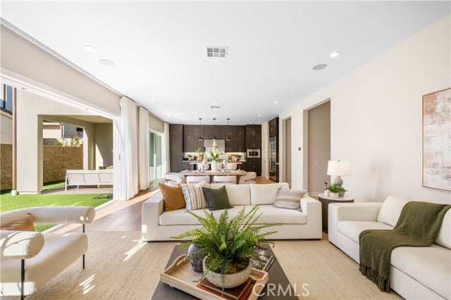 MLS #OC25239001 image #17