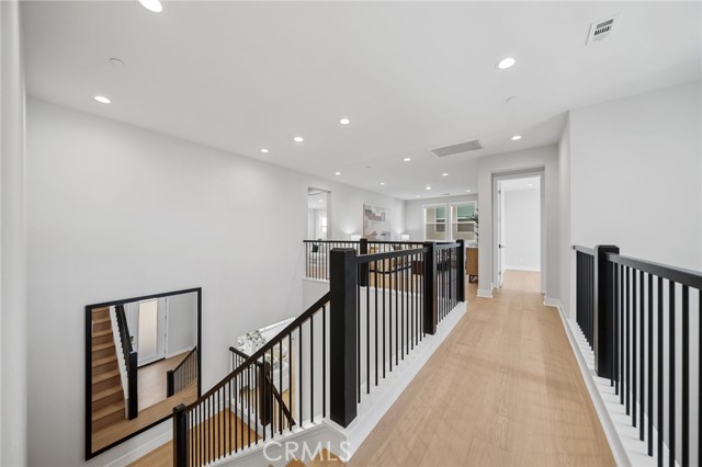 MLS #OC25239001 image #32