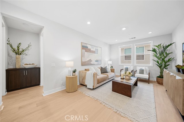 MLS #OC25239001 image #34