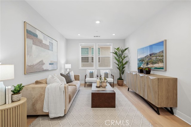 MLS #OC25239001 image #36