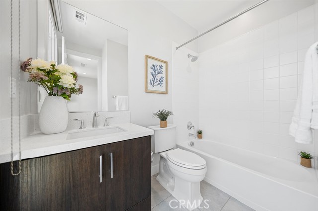 MLS #OC25239001 image #39