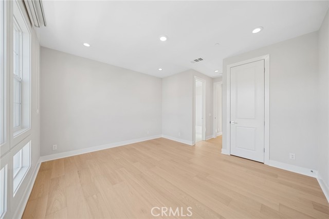 MLS #OC25239001 image #41