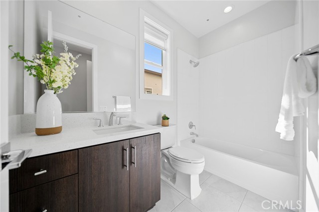 MLS #OC25239001 image #42