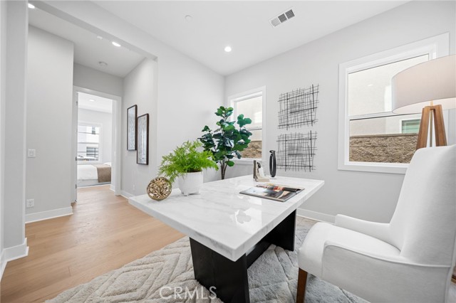 MLS #OC25239001 image #8