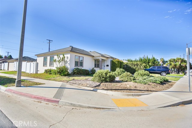 MLS #OC25239053 image #1