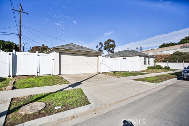 MLS #OC25239053 image #2