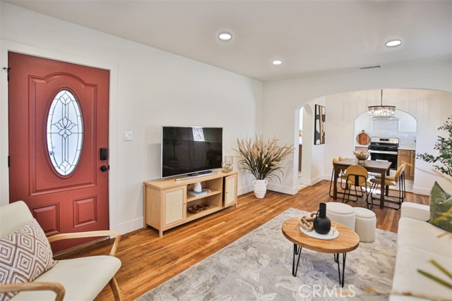 MLS #OC25239053 image #5