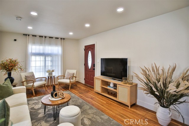MLS #OC25239053 image #8