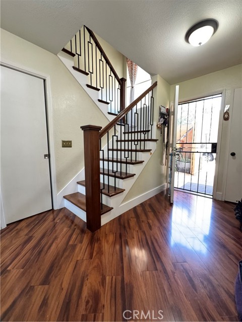 MLS #OC25239093 image #1