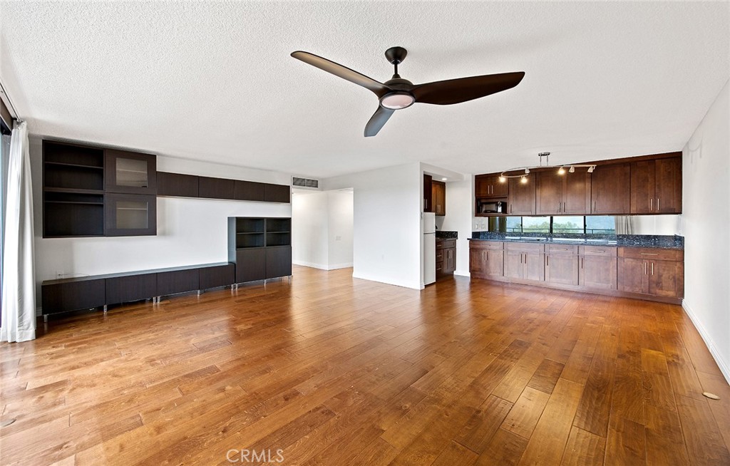 MLS #OC25239169 image #1