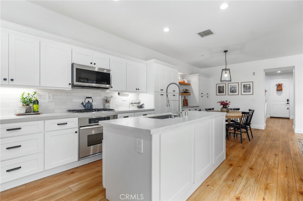 MLS #OC25239186 image #13