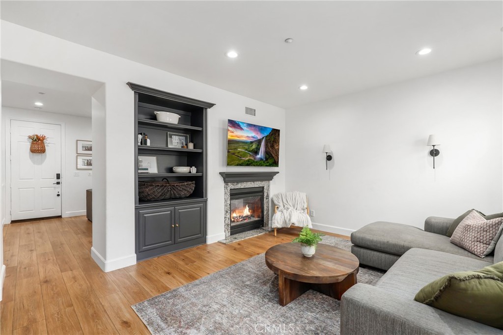 MLS #OC25239186 image #8