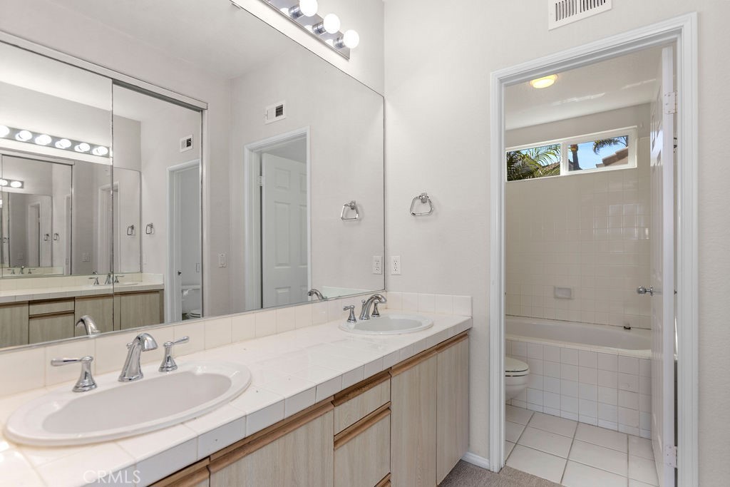 MLS #OC25239198 image #11