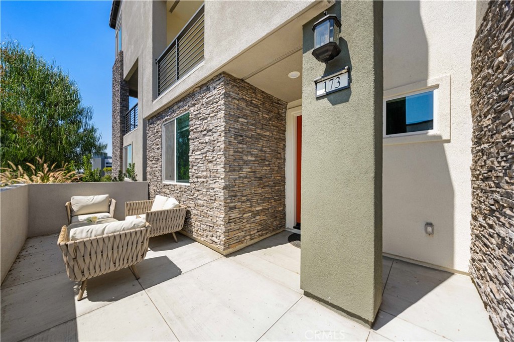 MLS #OC25179758 image #2