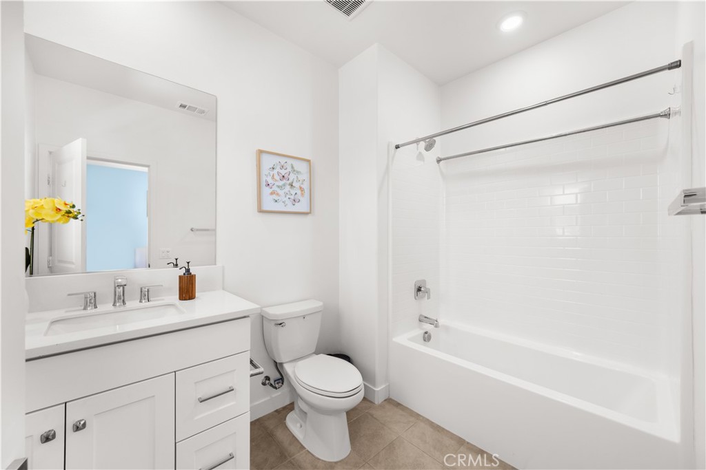 MLS #OC25179758 image #35